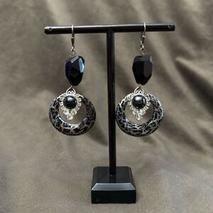 Vintage Y2K  Black and Silver Earrings